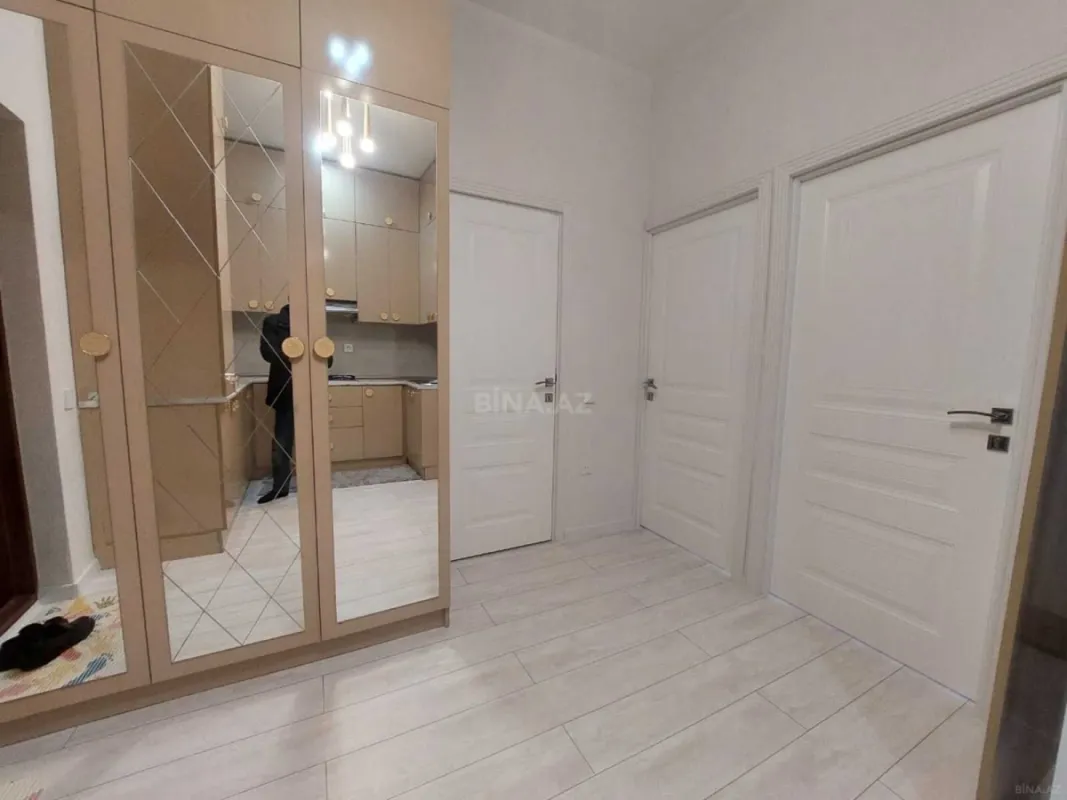 Satılır 2 otaqlı mənzil 68 m²