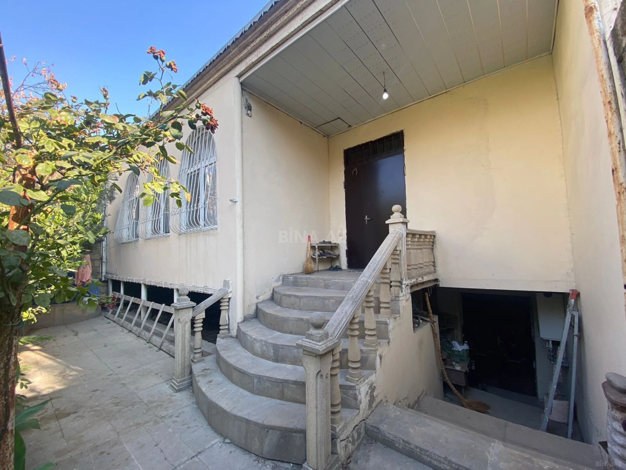 Satılır 7 otaqlı həyət evi 226 m²