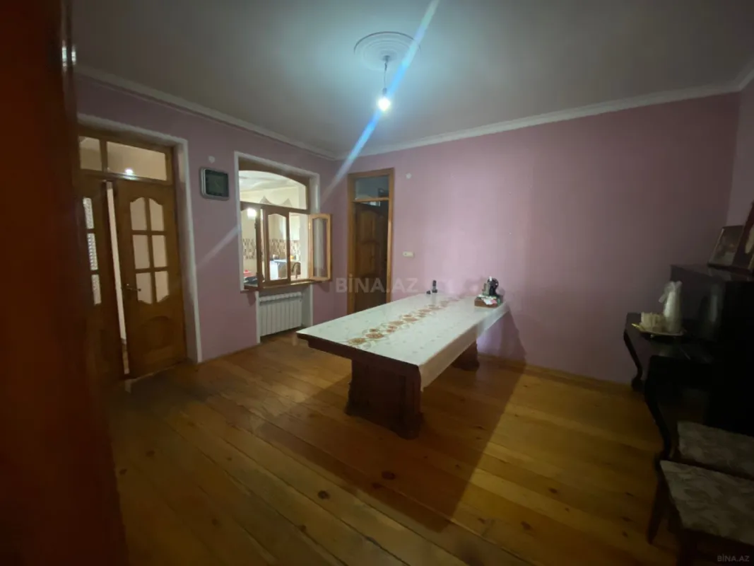 Satılır 7 otaqlı həyət evi 226 m²