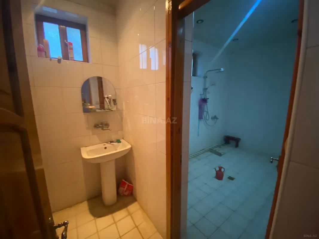 Satılır 7 otaqlı həyət evi 226 m²