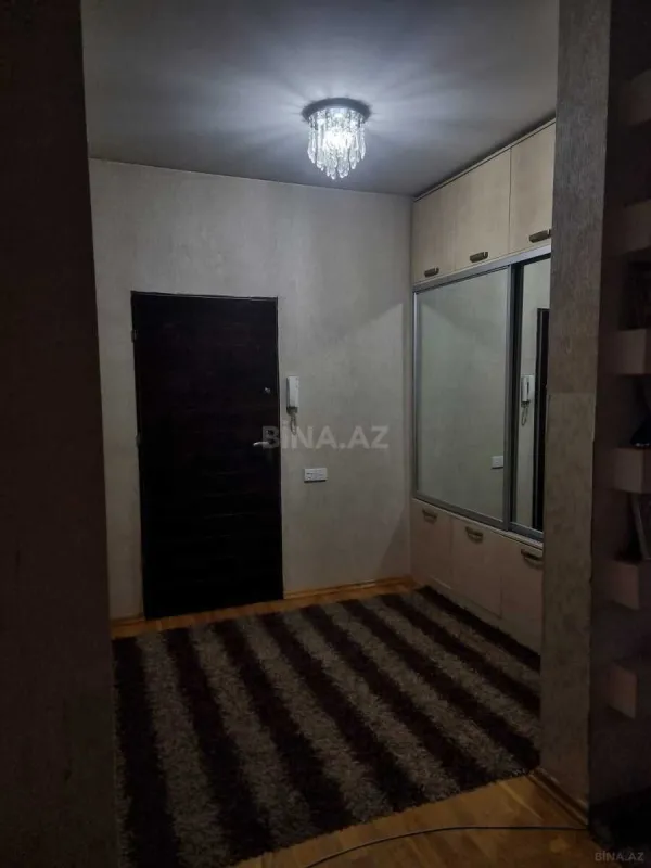 Satılır 2 otaqlı mənzil 105 m²