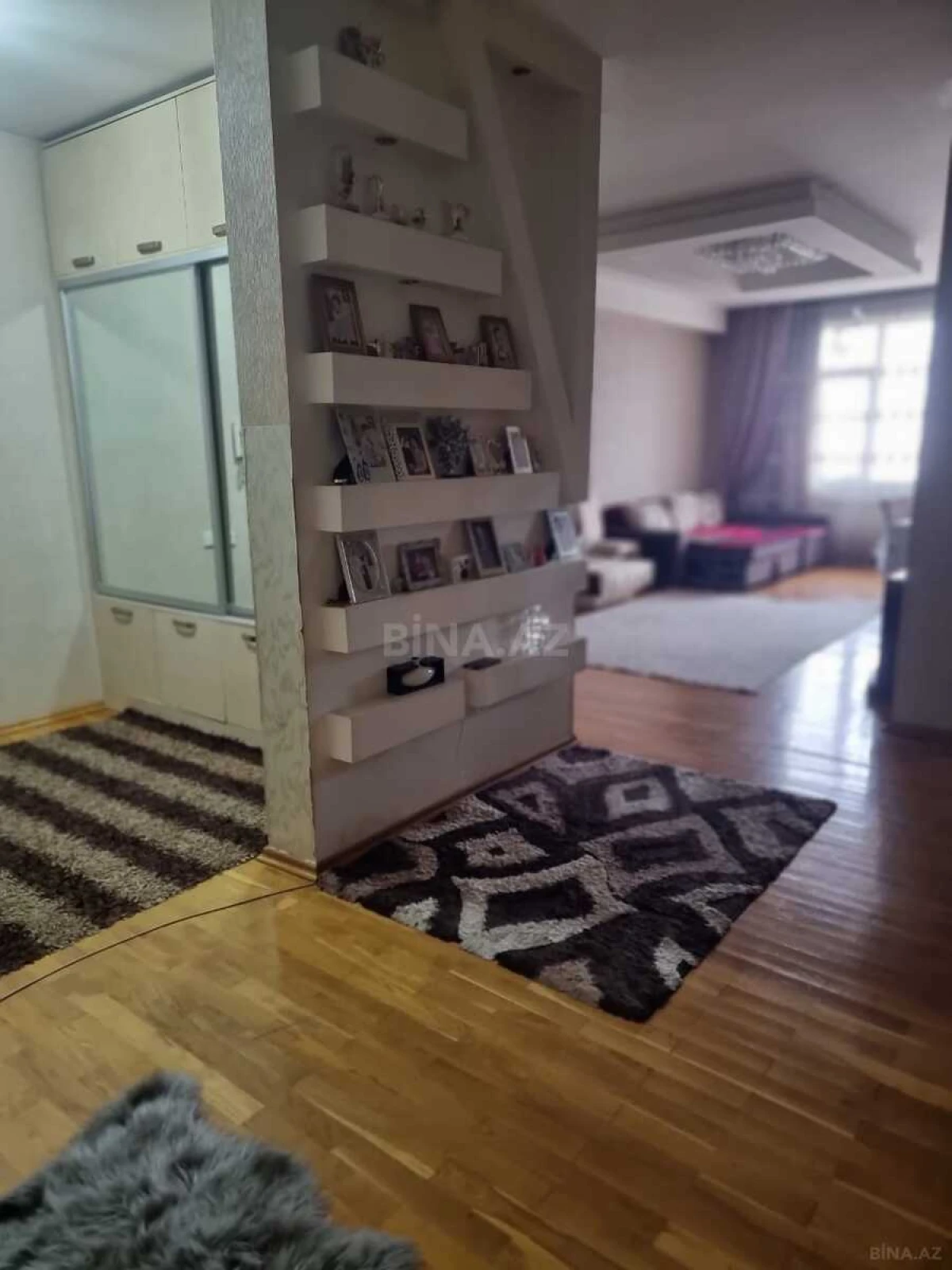 Satılır 2 otaqlı mənzil 105 m²
