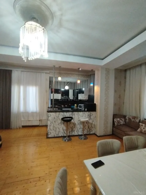 Satılır 2 otaqlı mənzil 65 m²
