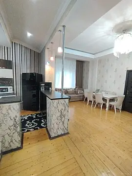 Satılır 2 otaqlı mənzil 65 m²