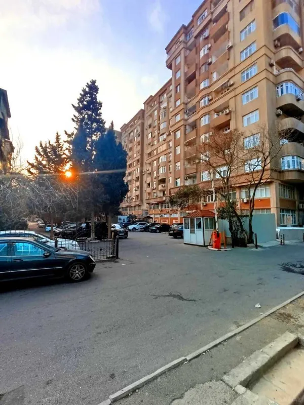 Satılır 2 otaqlı mənzil 90 m²