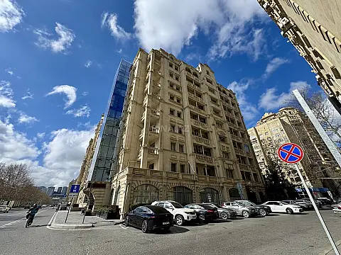 Satılır 3 otaqlı mənzil 120 m²