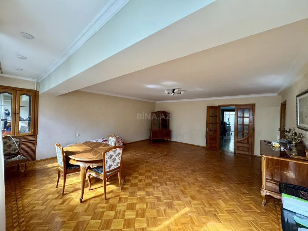 Satılır 3 otaqlı mənzil 120 m²
