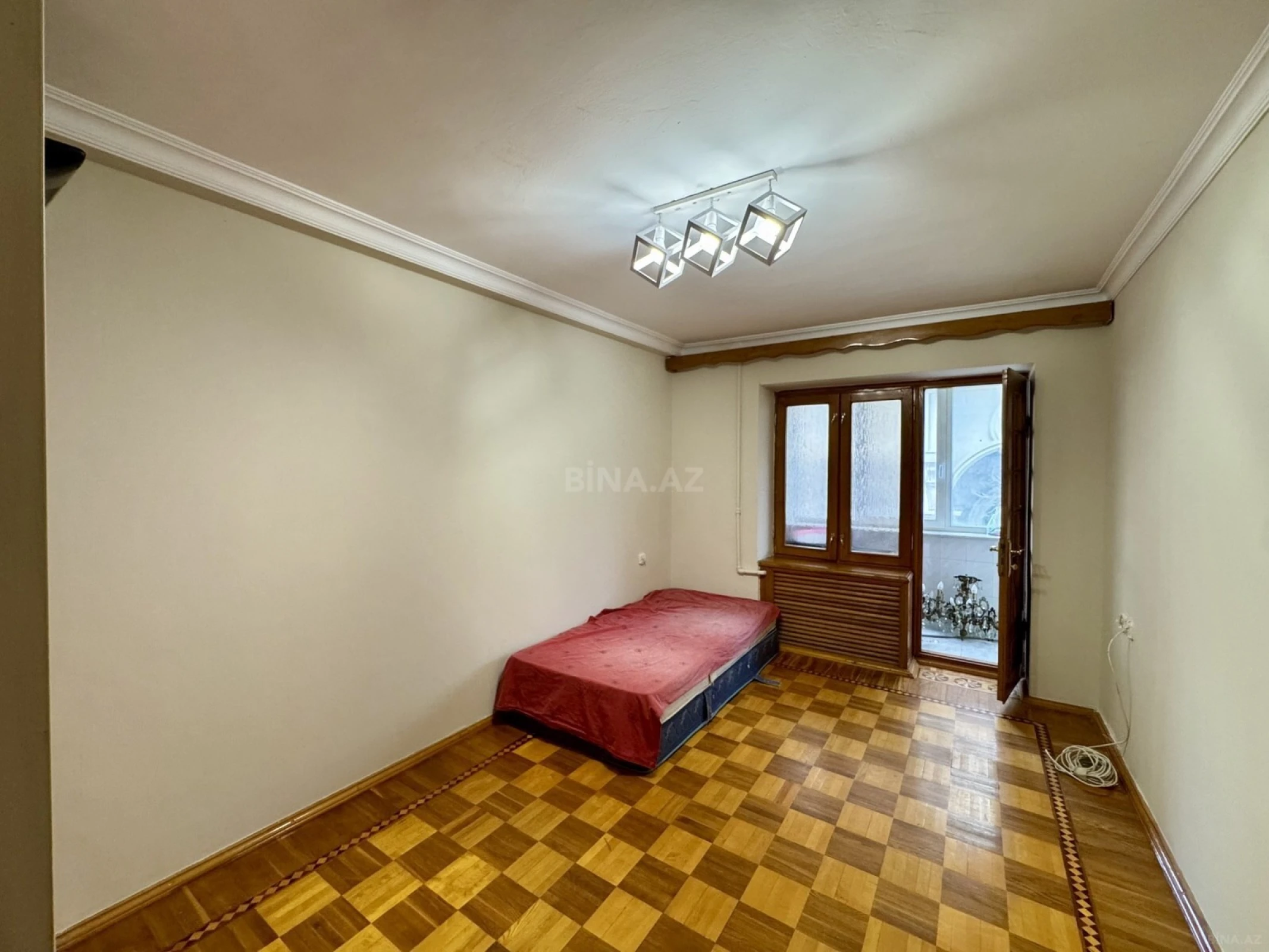 Satılır 3 otaqlı mənzil 120 m²
