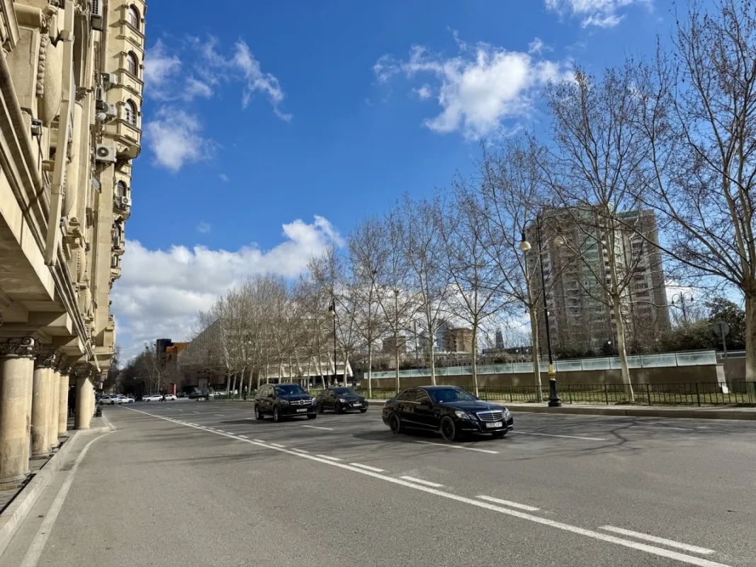 Satılır 3 otaqlı mənzil 120 m²