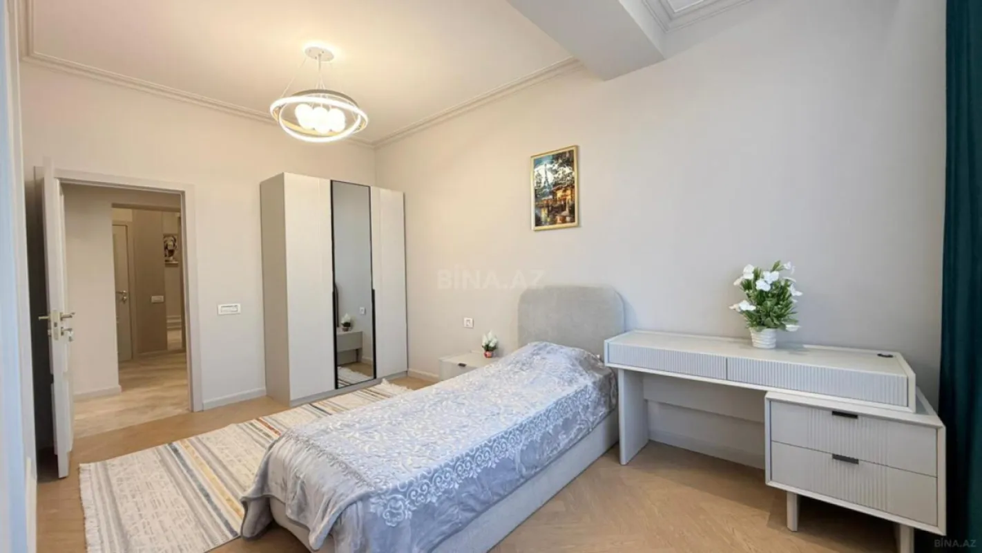 Satılır 3 otaqlı mənzil 113 m²
