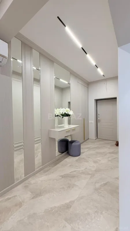 Satılır 3 otaqlı mənzil 113 m²