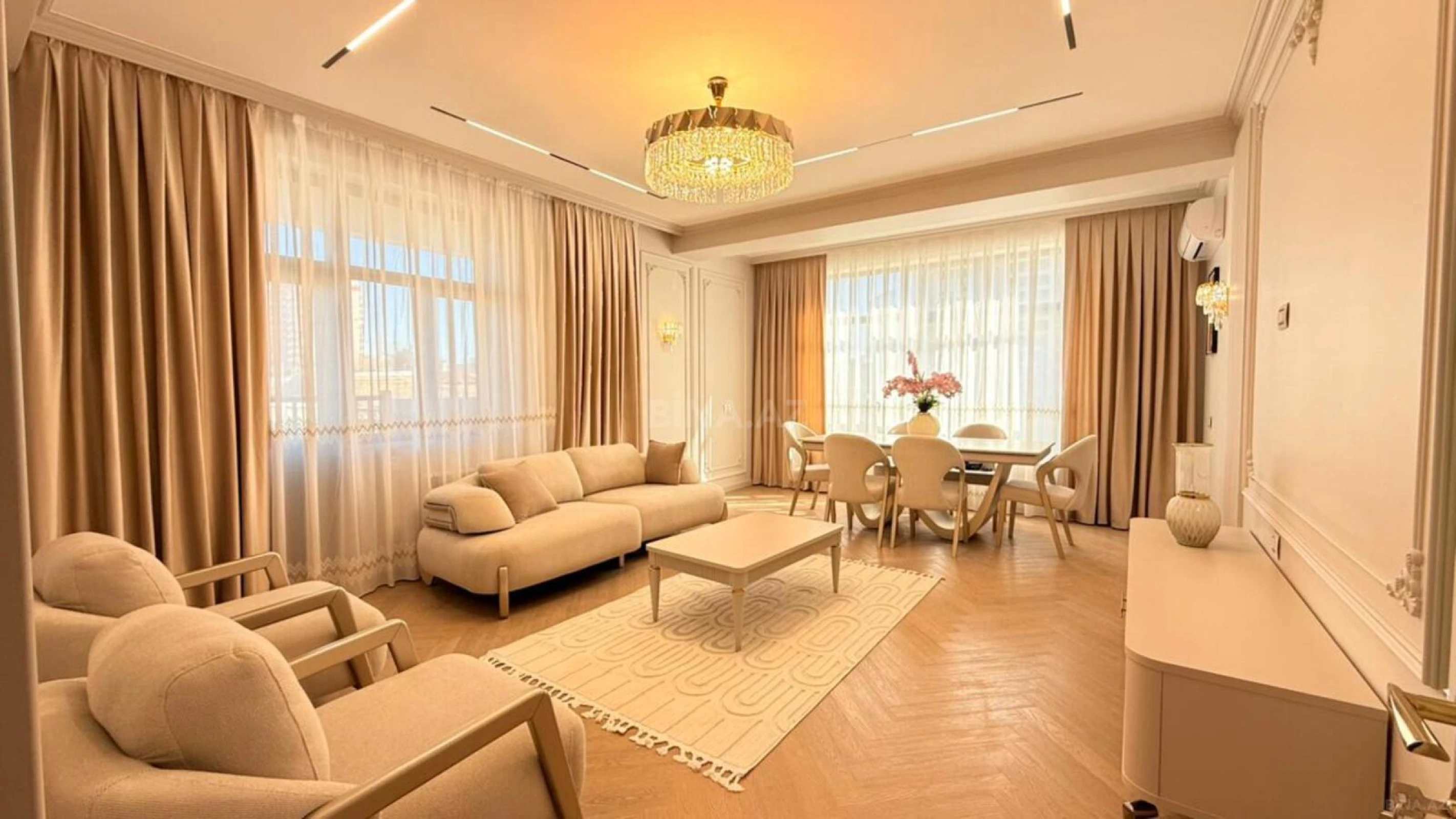 Satılır 3 otaqlı mənzil 113 m²