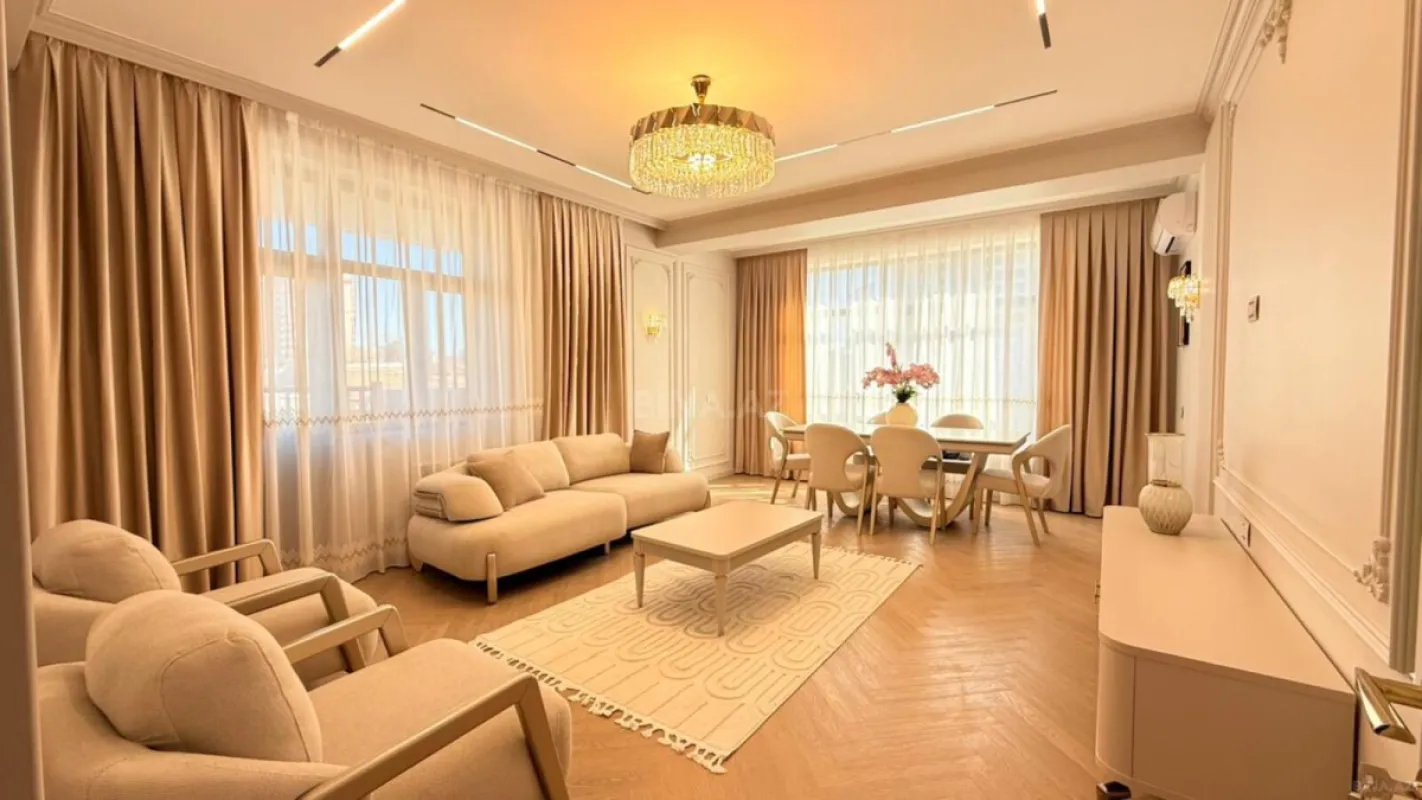 Satılır 3 otaqlı mənzil 113 m²