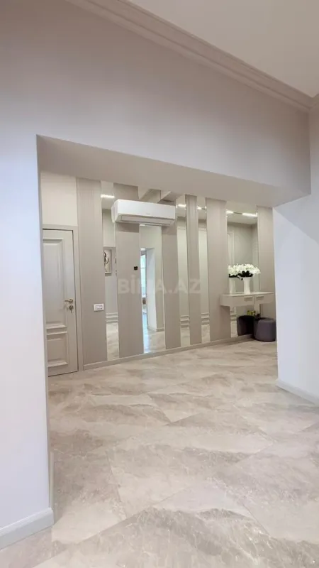 Satılır 3 otaqlı mənzil 113 m²