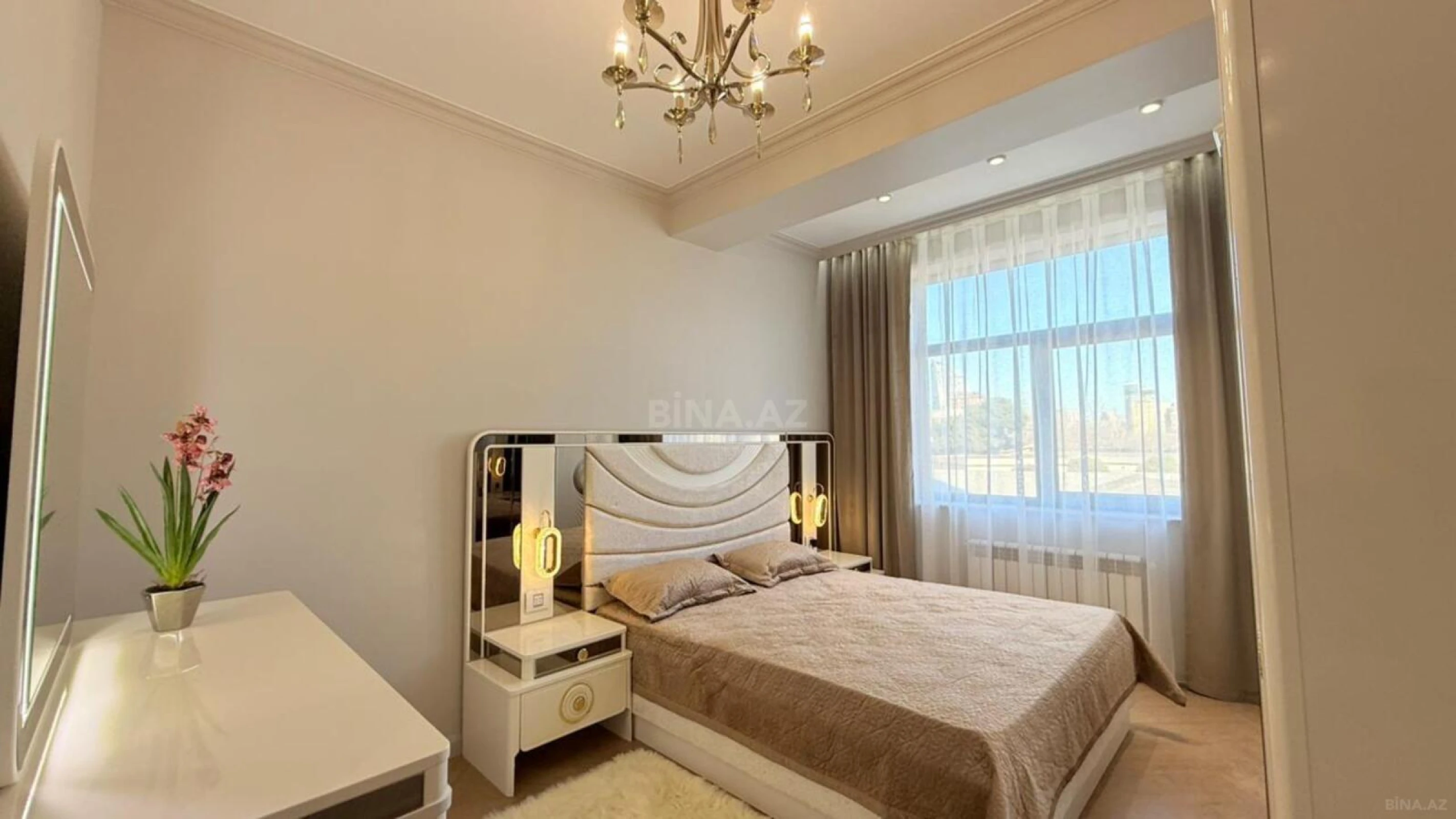 Satılır 3 otaqlı mənzil 113 m²