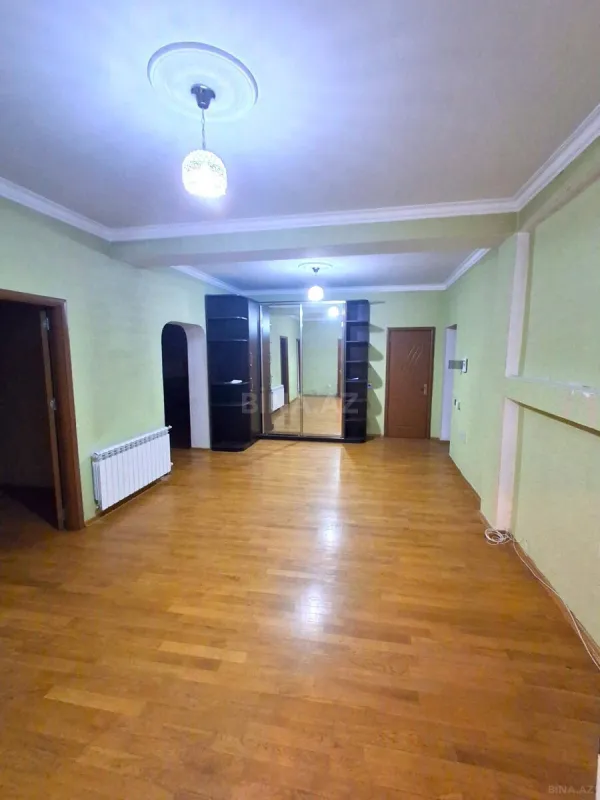 Satılır 3 otaqlı mənzil 150 m²