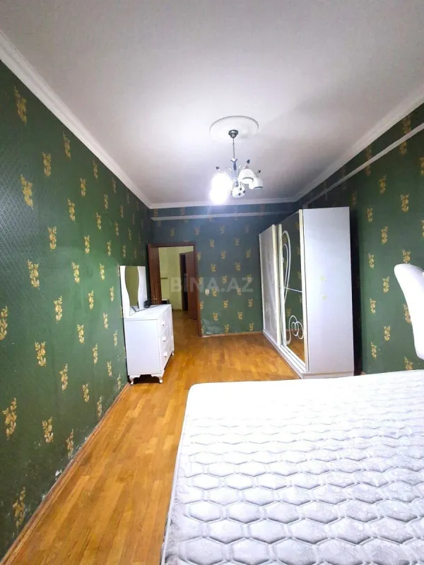 Satılır 3 otaqlı mənzil 150 m²