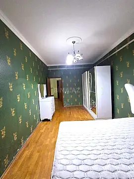 Satılır 3 otaqlı mənzil 150 m²