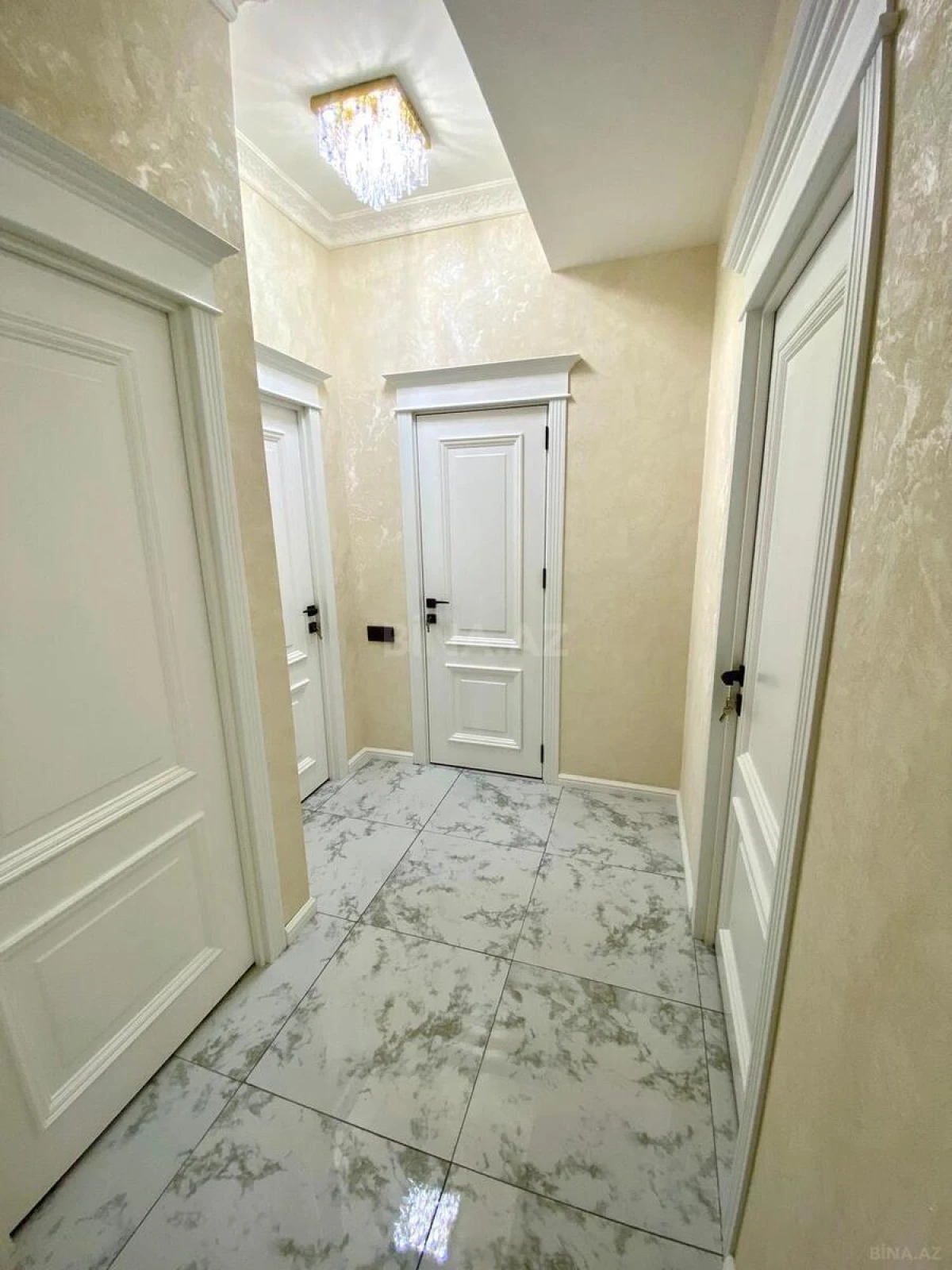 Satılır 2 otaqlı mənzil 53 m²