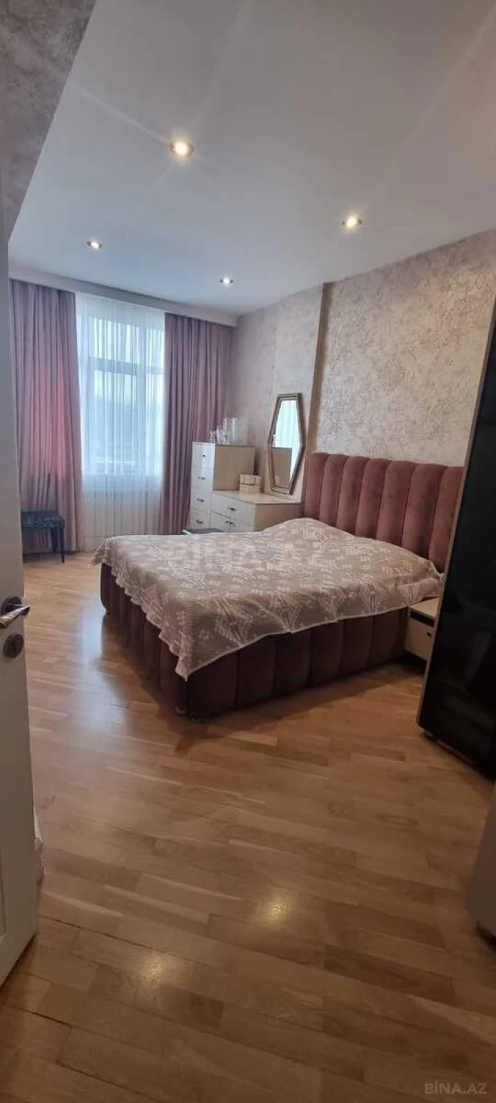 Satılır 3 otaqlı mənzil 110 m²