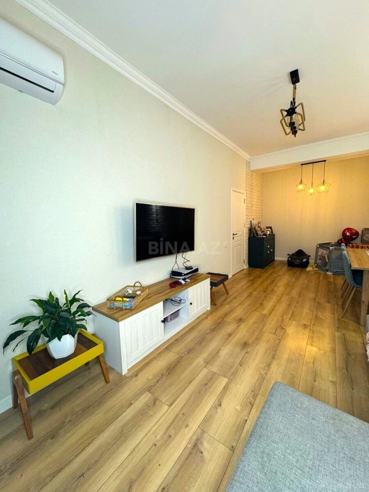 Satılır 2 otaqlı mənzil 85 m²