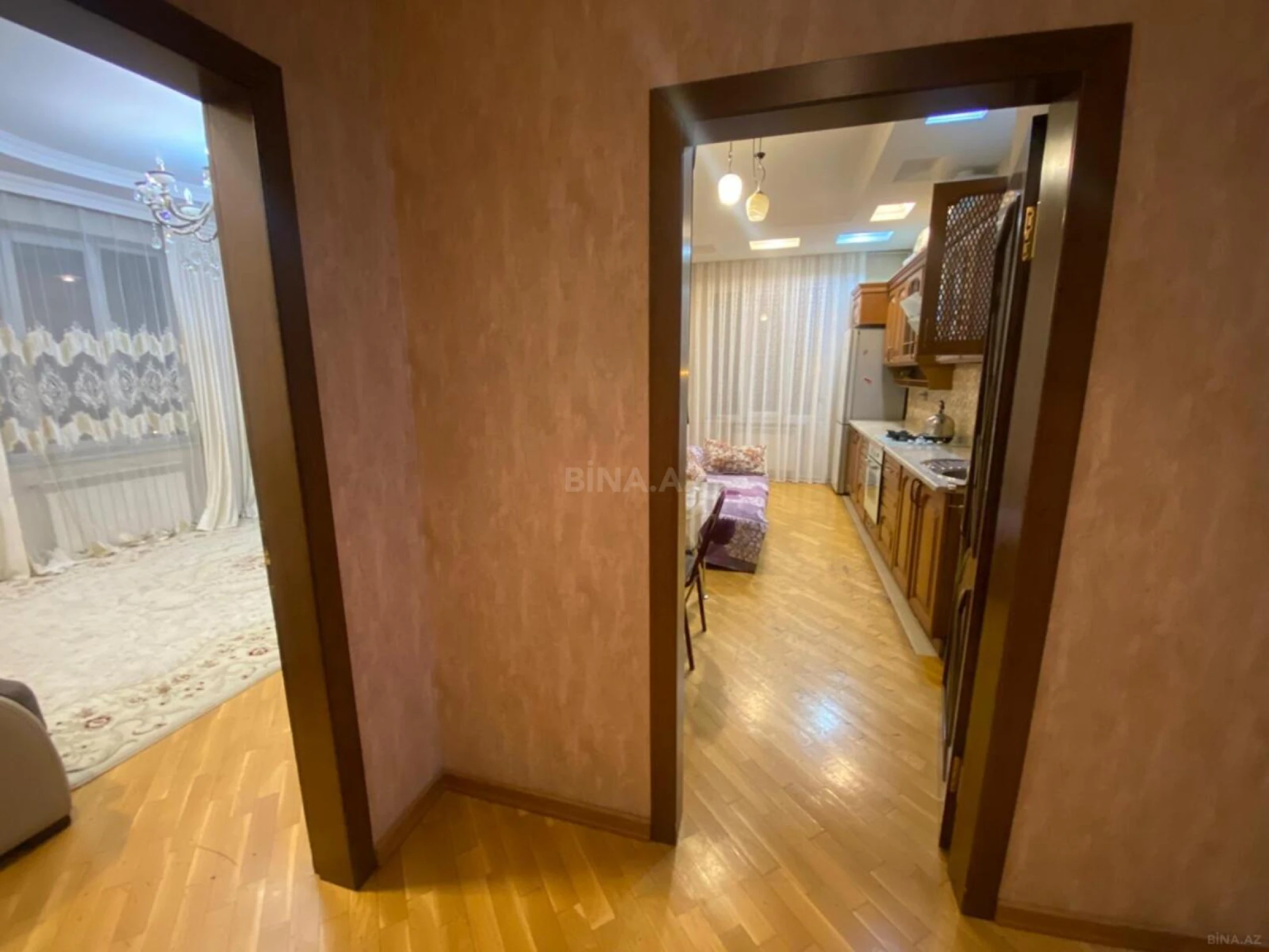 Kirayə verilir 2 otaqlı mənzil 115 m²