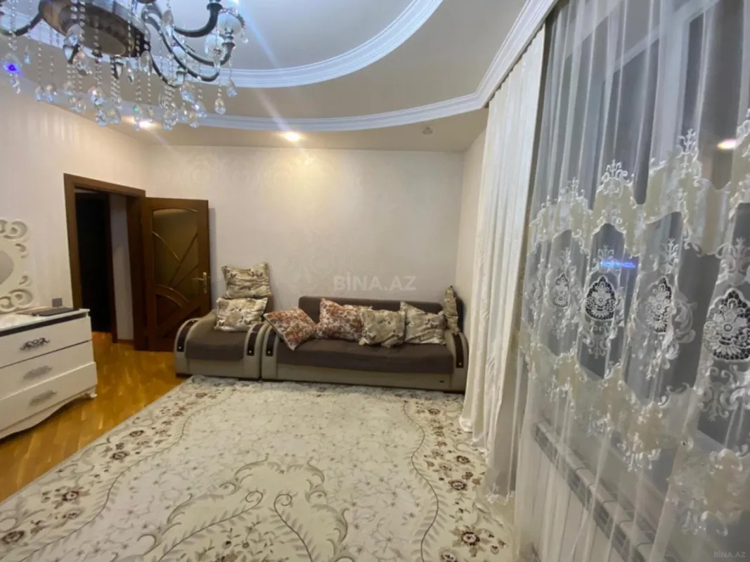 Kirayə verilir 2 otaqlı mənzil 115 m²