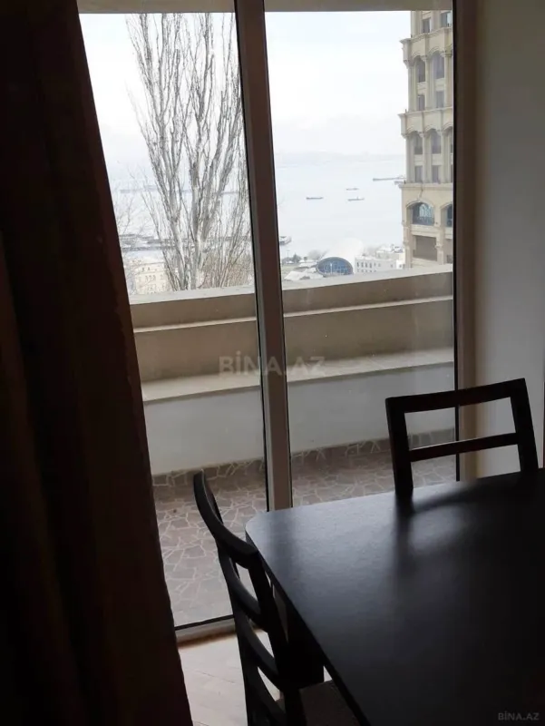 Kirayə verilir 2 otaqlı mənzil 67 m²