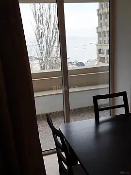 Kirayə verilir 2 otaqlı mənzil 67 m²