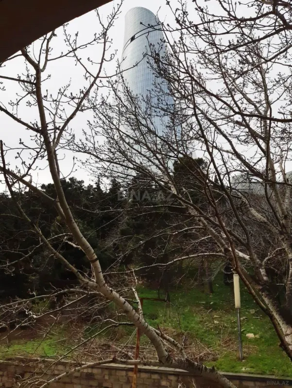 Kirayə verilir 2 otaqlı mənzil 67 m²