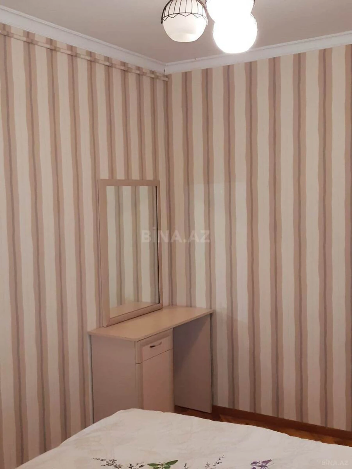 Kirayə verilir 2 otaqlı mənzil 67 m²