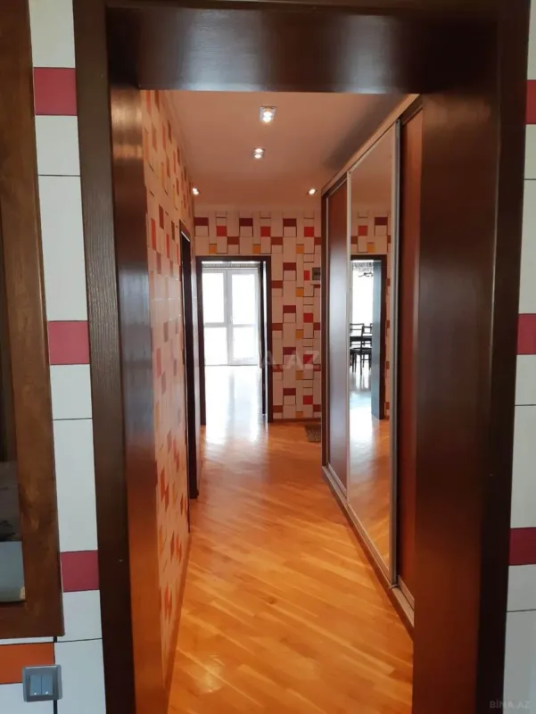 Kirayə verilir 2 otaqlı mənzil 67 m²