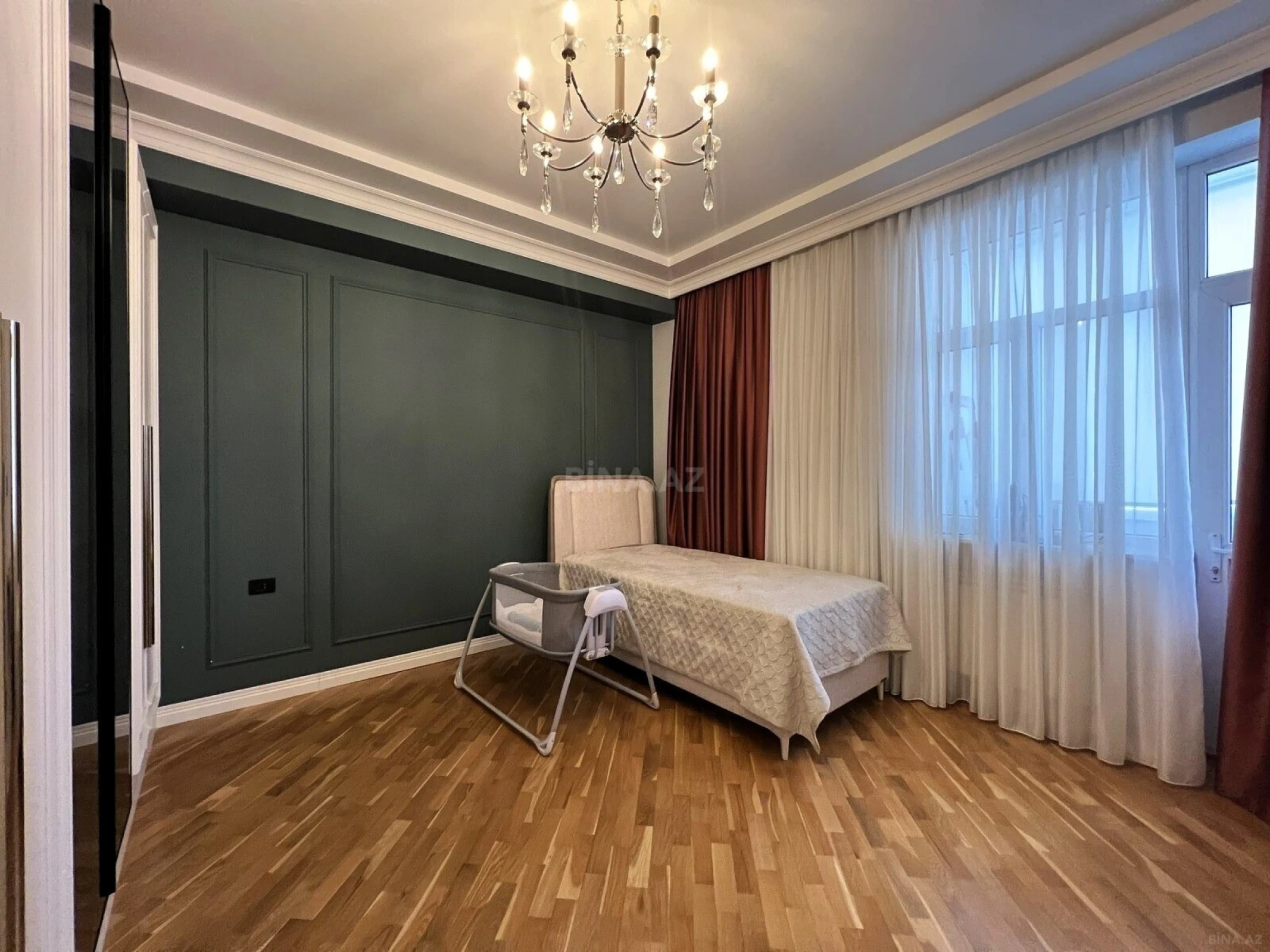 Satılır 3 otaqlı mənzil 140 m²