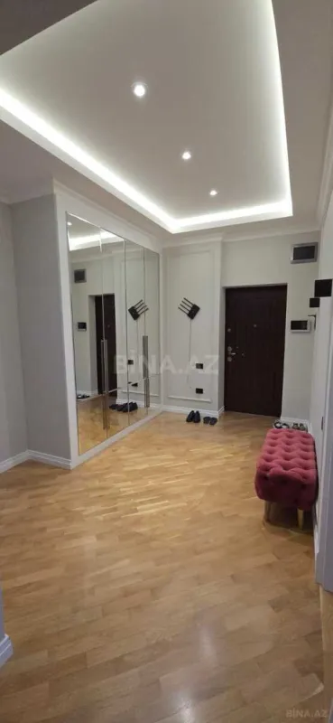 Satılır 3 otaqlı mənzil 140 m²