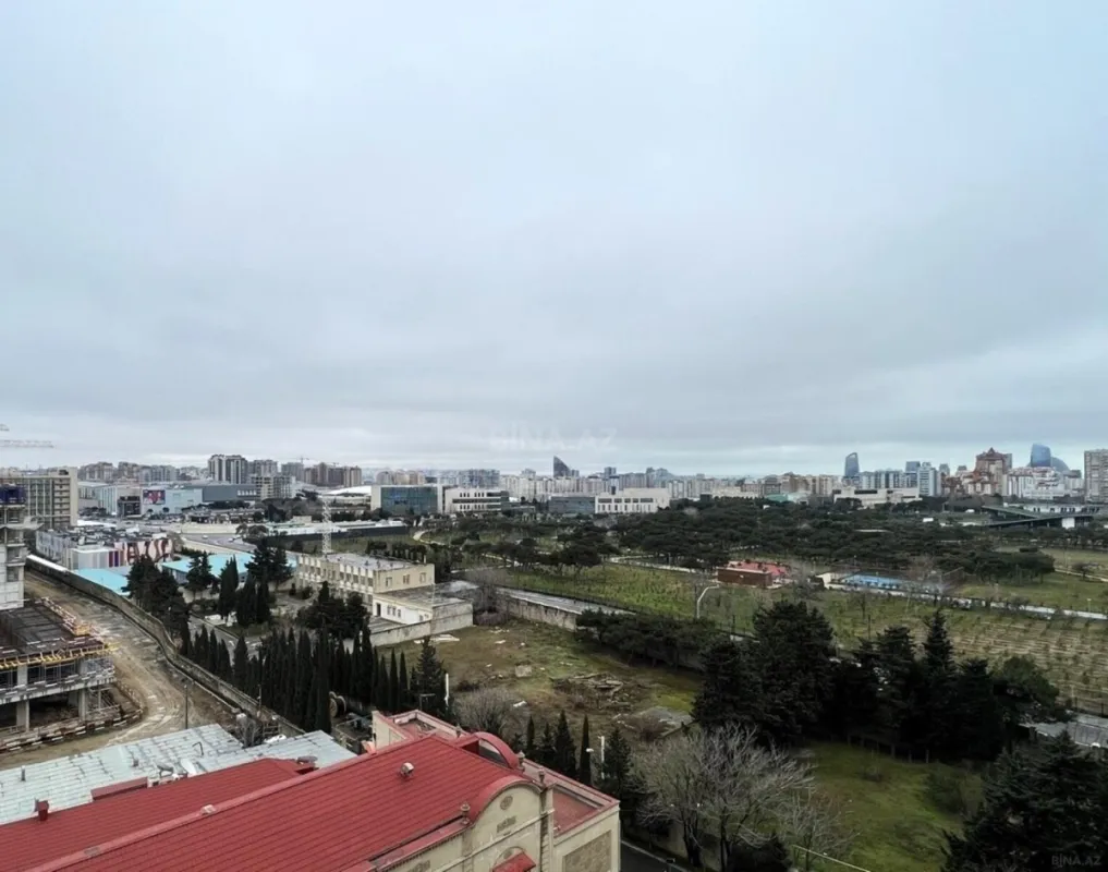 Satılır 3 otaqlı mənzil 140 m²