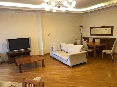 Kirayə verilir 3 otaqlı mənzil 140 m²
