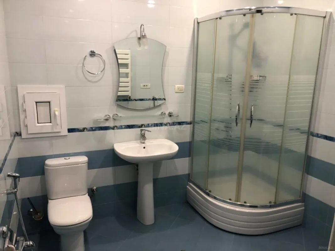 Kirayə verilir 3 otaqlı mənzil 140 m²