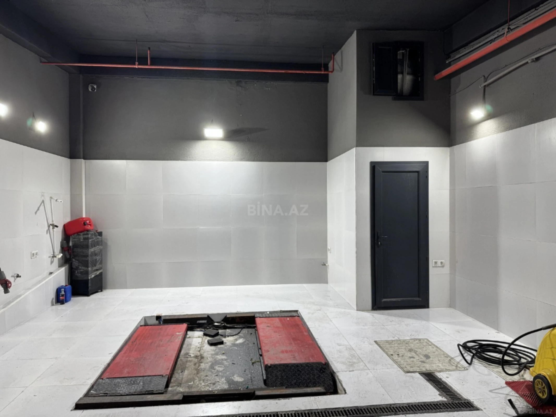 Kirayə verilir obyekt 390 m²