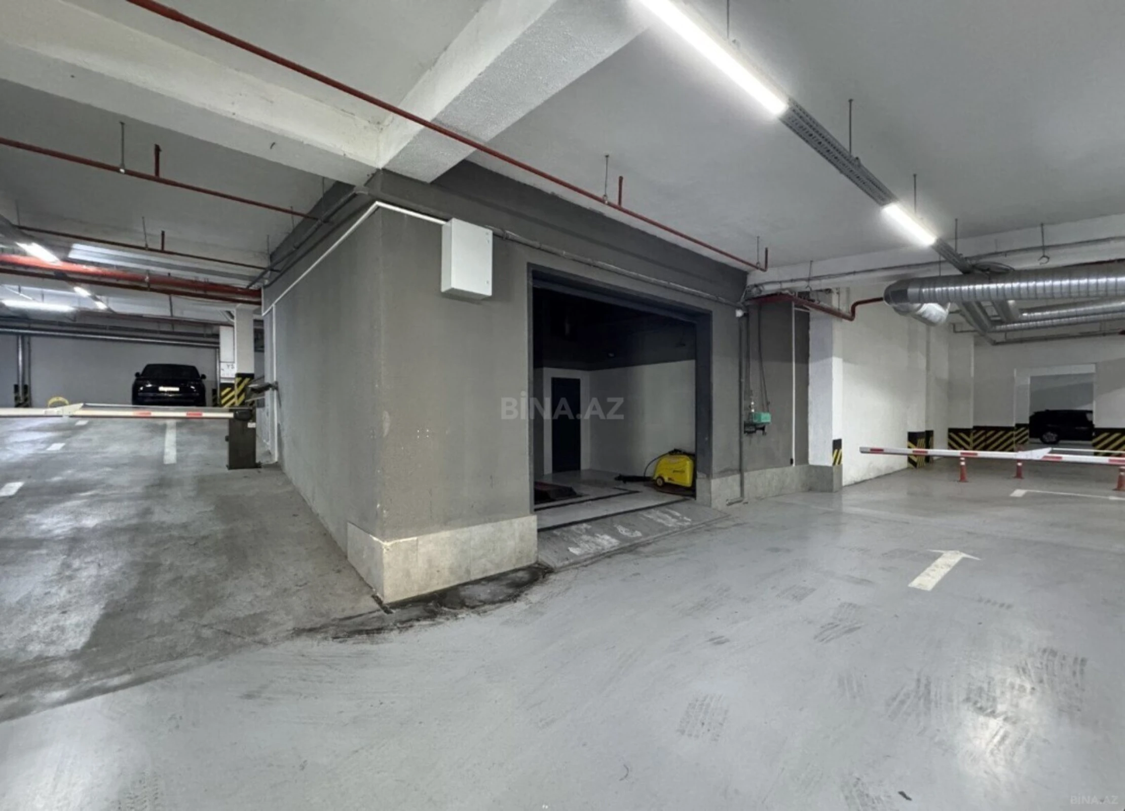 Kirayə verilir obyekt 390 m²