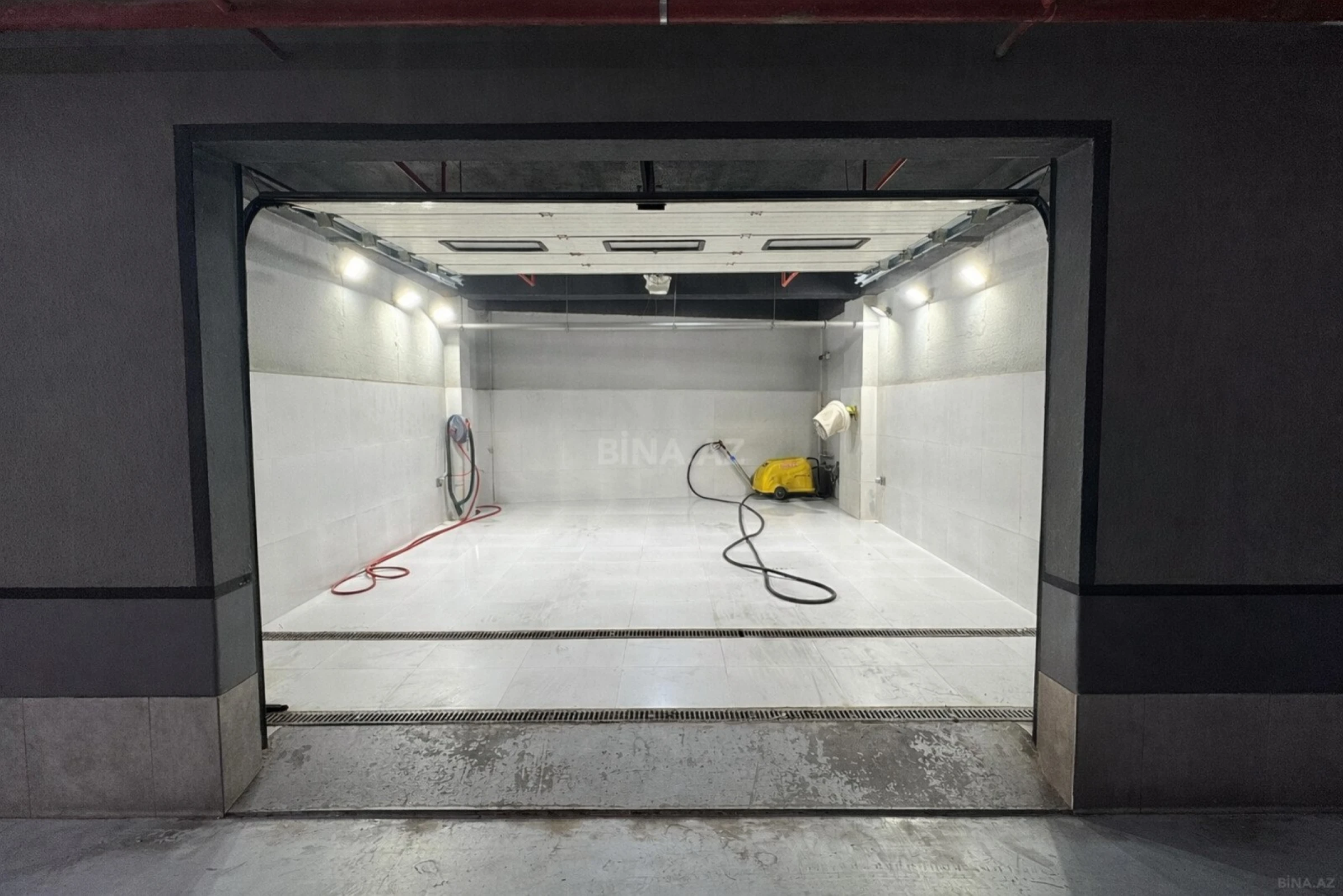 Kirayə verilir obyekt 390 m²