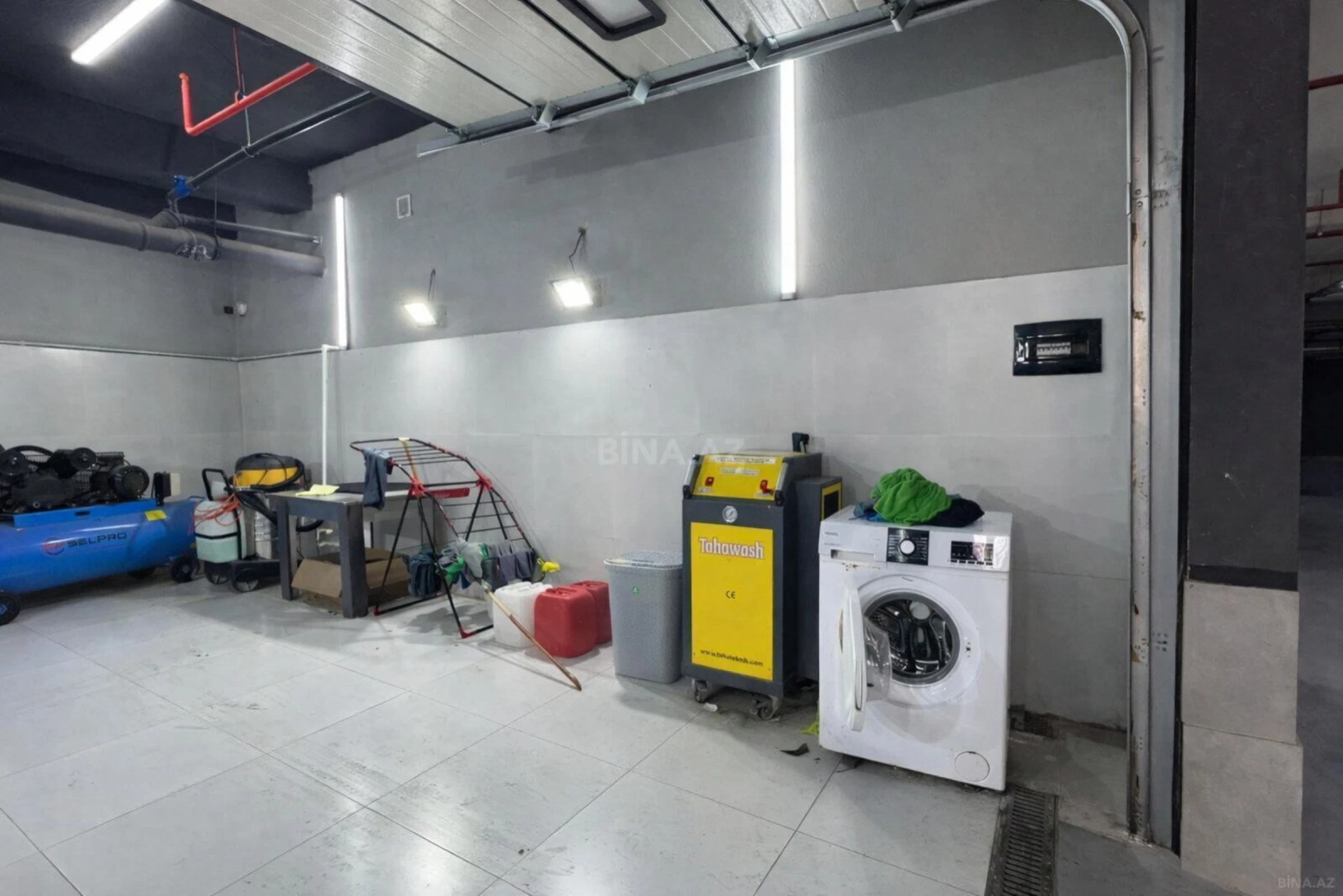 Kirayə verilir obyekt 390 m²