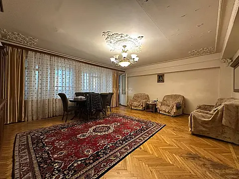 Satılır 3 otaqlı mənzil 115 m² — Bakı, İnşaatçılar 3 otaq 115.00 m²