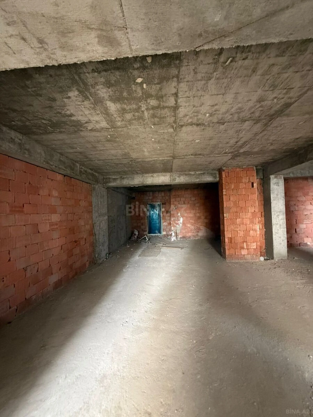 Satılır 3 otaqlı mənzil 104 m²