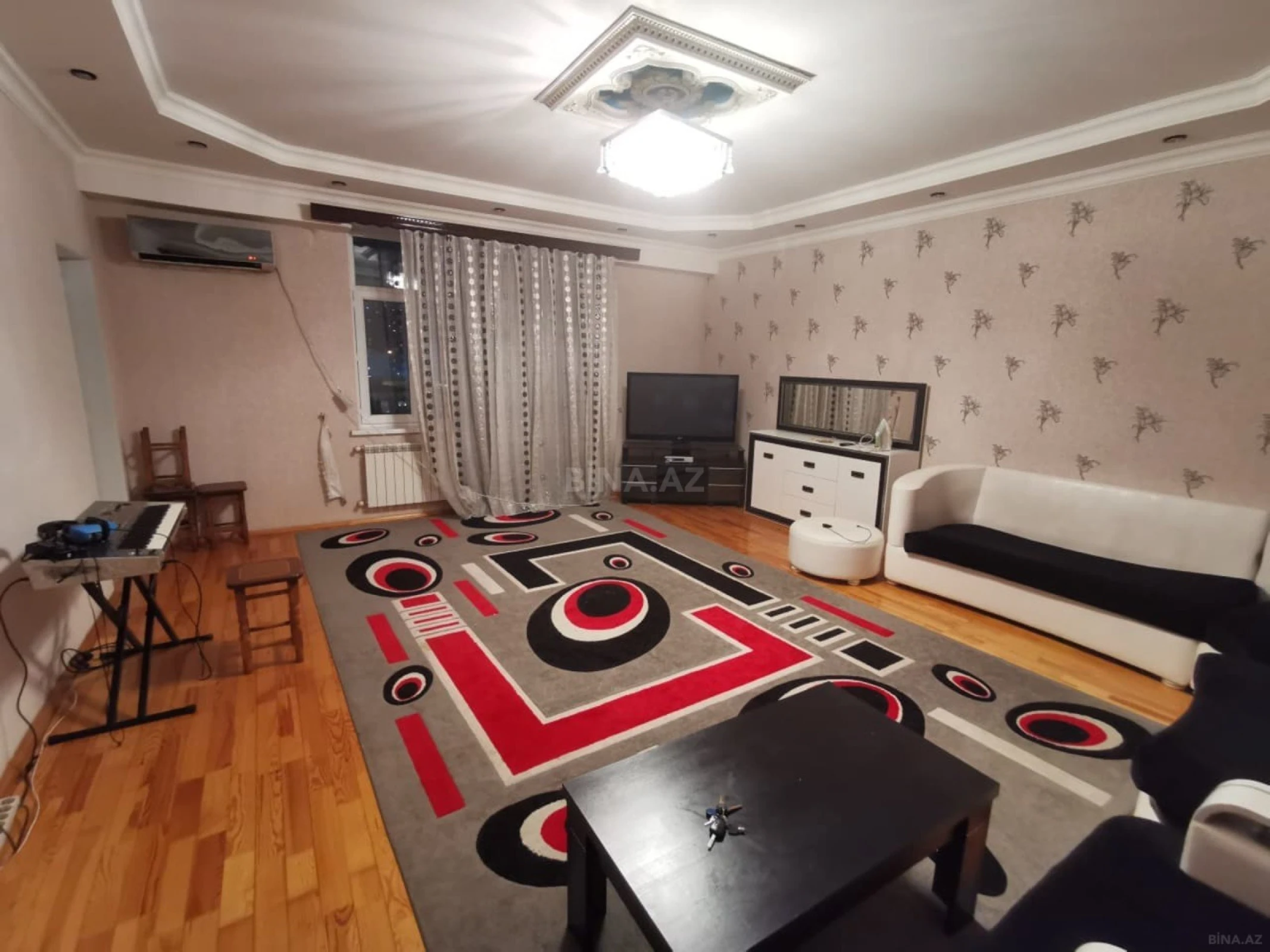 Satılır 2 otaqlı mənzil 90 m²