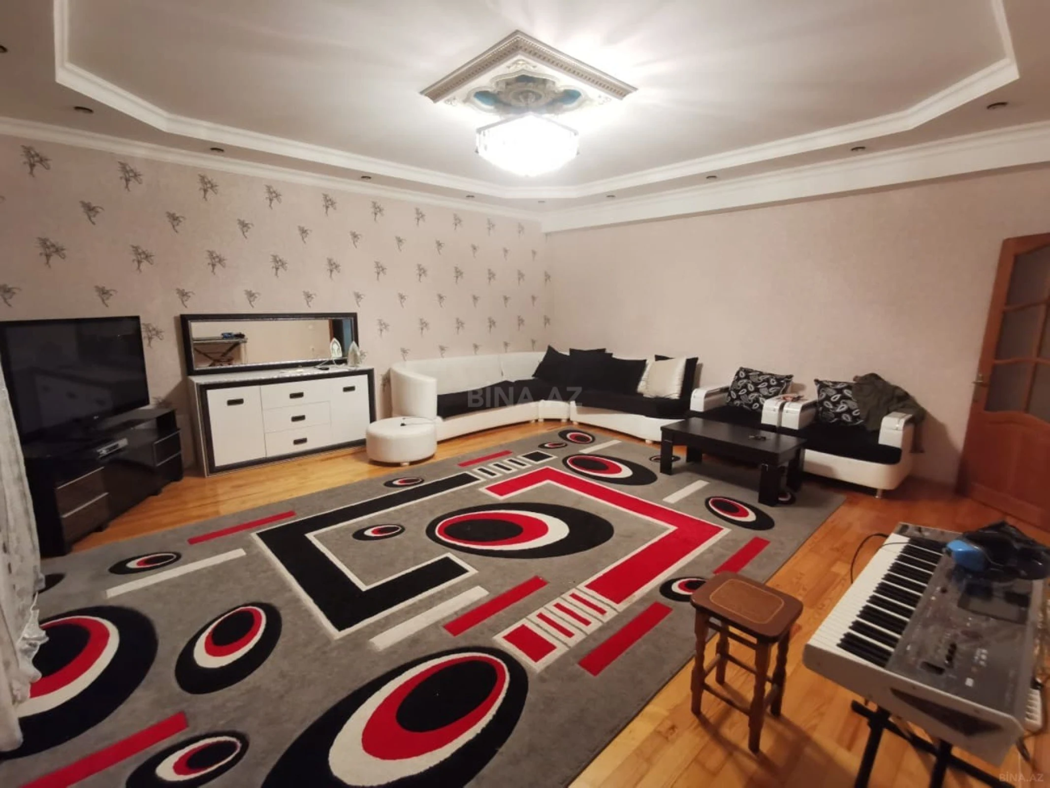 Satılır 2 otaqlı mənzil 90 m²