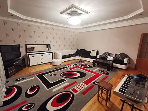 Satılır 2 otaqlı mənzil 90 m²