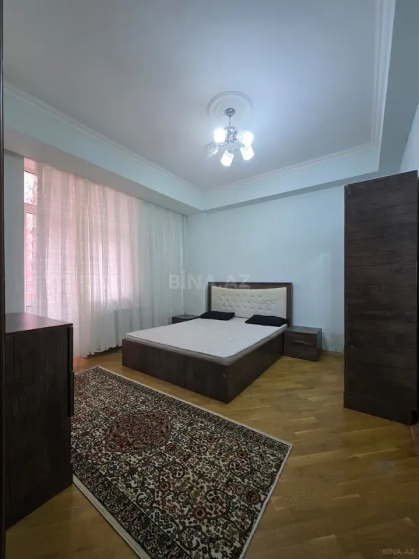 Satılır 2 otaqlı mənzil 84 m²