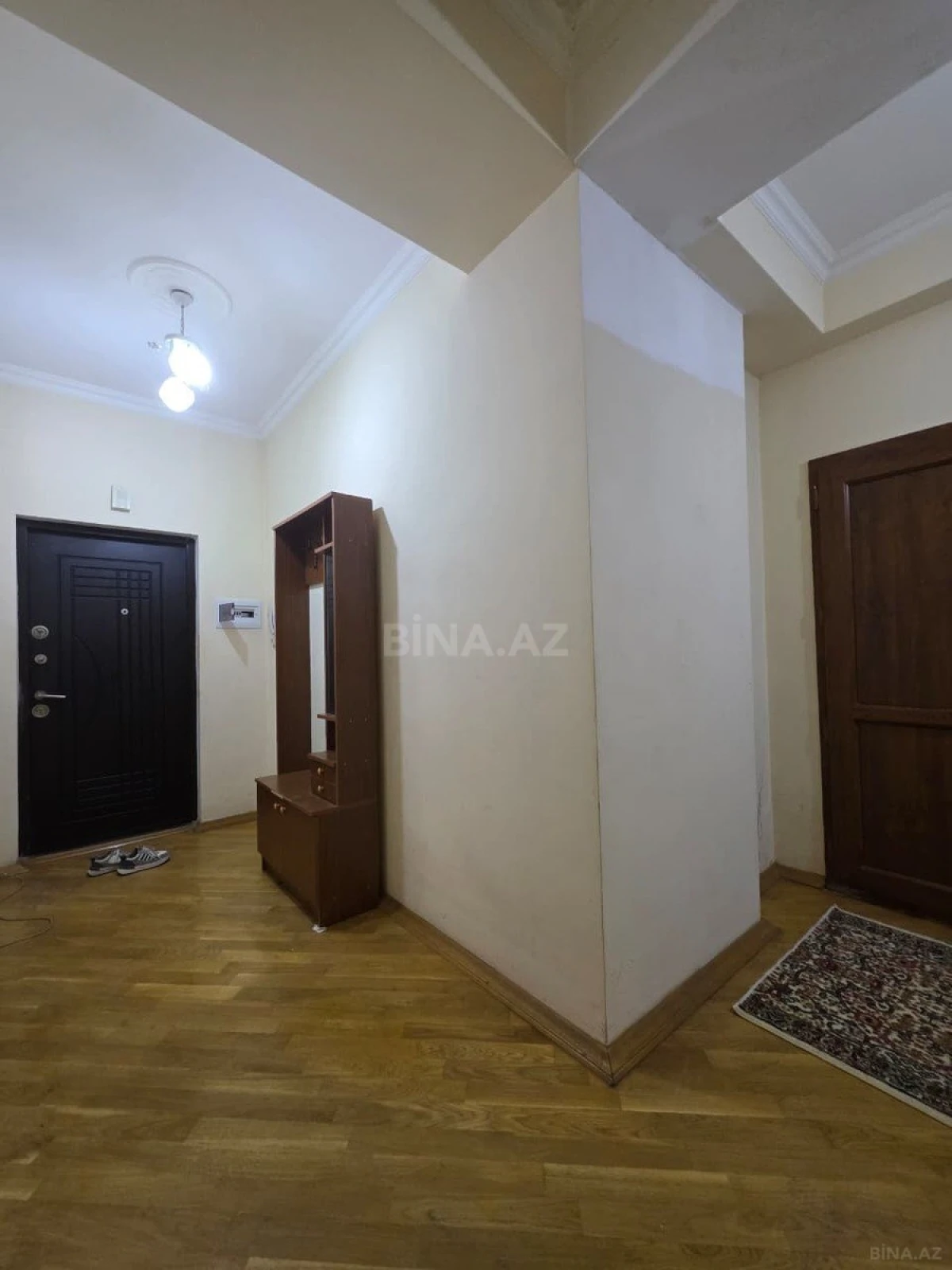 Satılır 2 otaqlı mənzil 84 m²