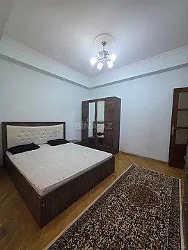 Satılır 2 otaqlı mənzil 84 m²