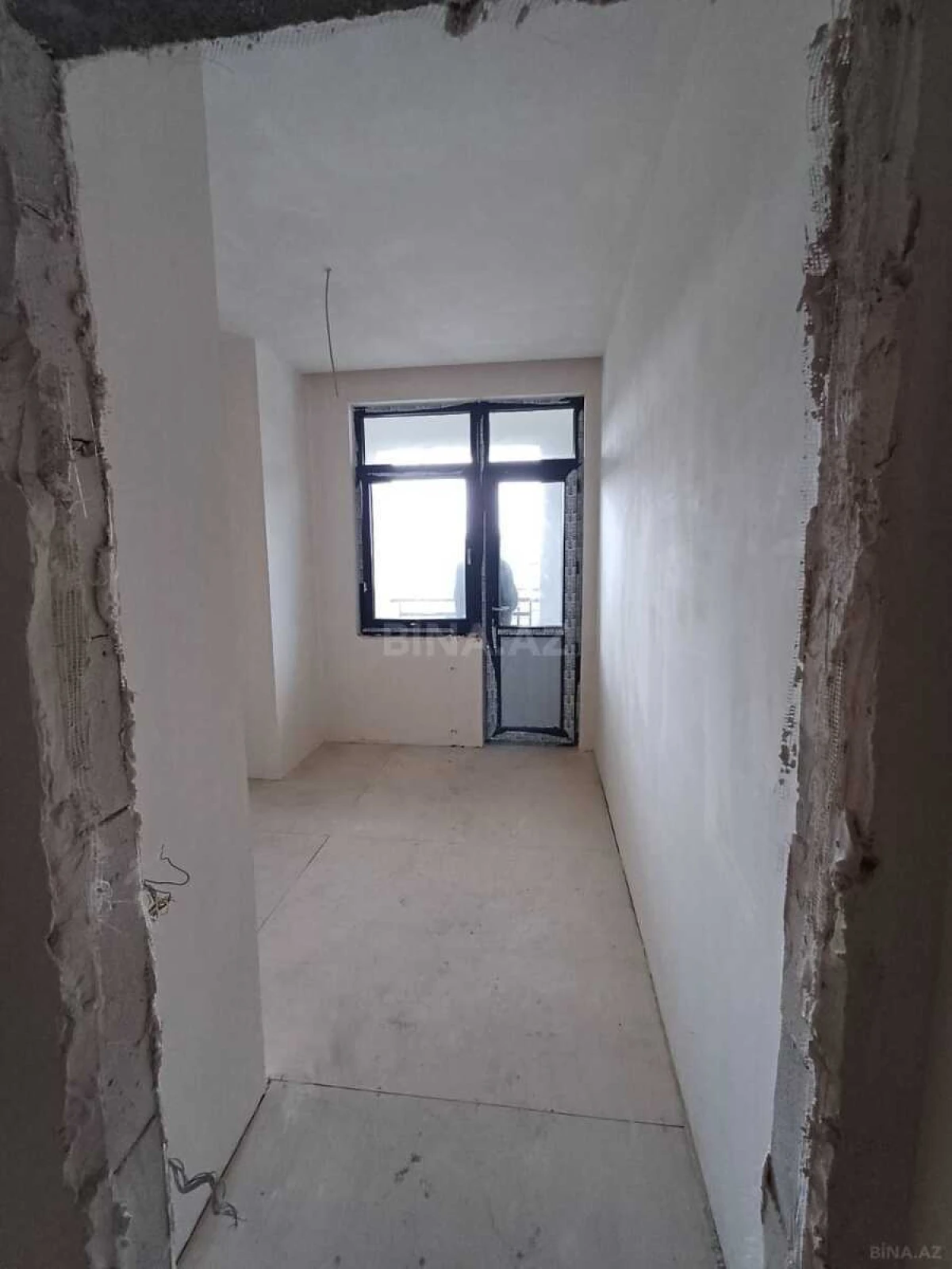 Satılır 3 otaqlı mənzil 135 m²